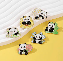 Charger l'image dans la galerie, Pin’s Panda printemps !