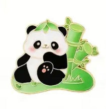 Charger l'image dans la galerie, Pin’s Panda printemps !