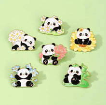 Charger l'image dans la galerie, Pin’s Panda printemps !